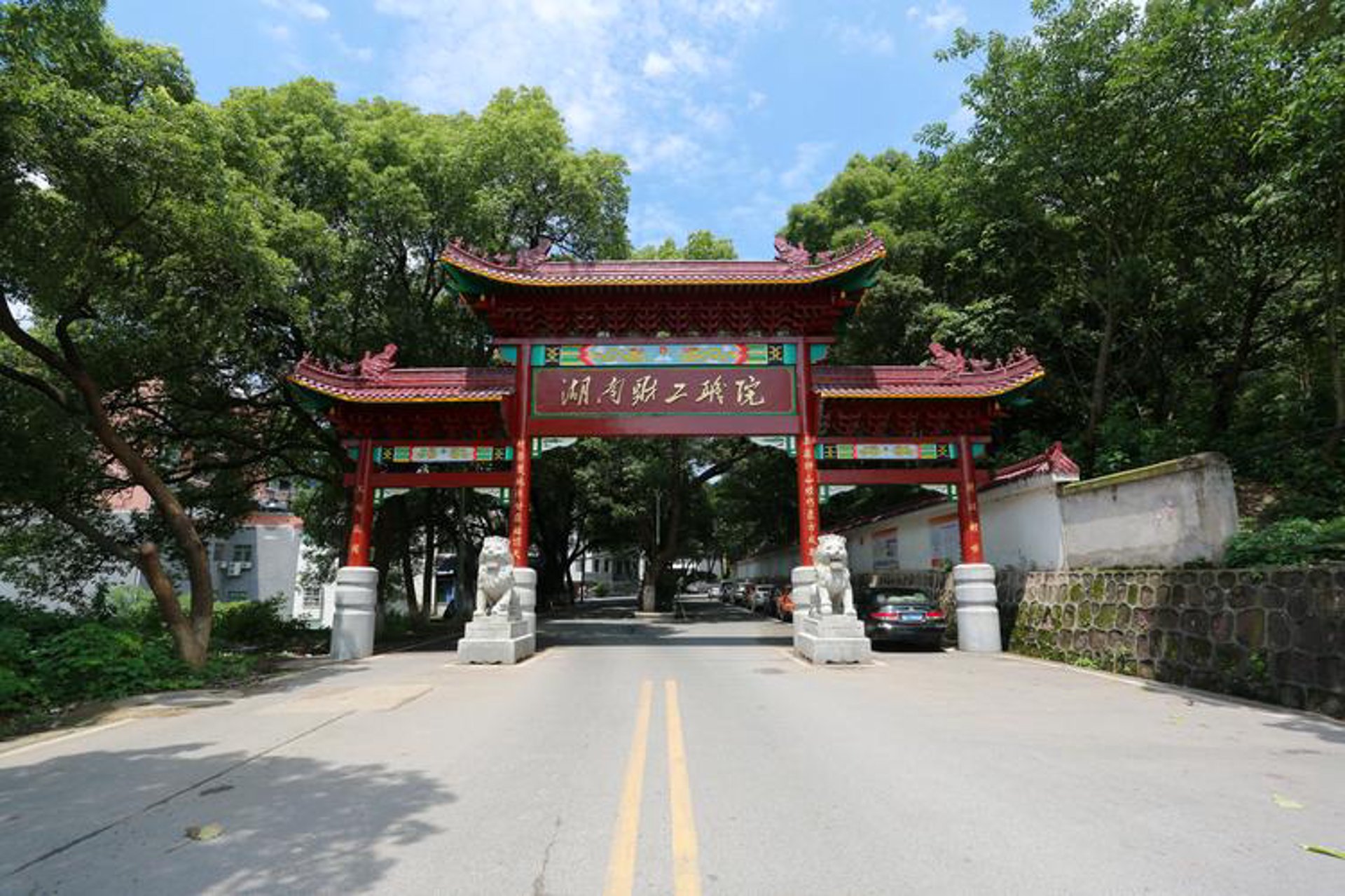 厚制建筑设计